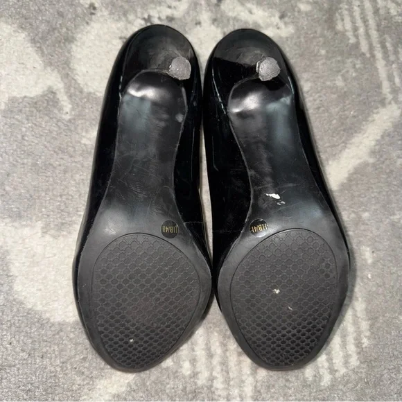 Jessica Simpson Black Patent Leather Rounded Toe Pump Heels - Picture 5 of 5